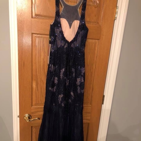 JOVANI Perfect condition! Never worn with tags - Picture 4 of 8